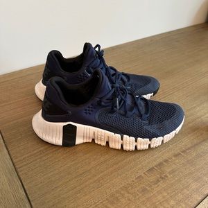 Nine Metcon 4 college navy size 10 like new!